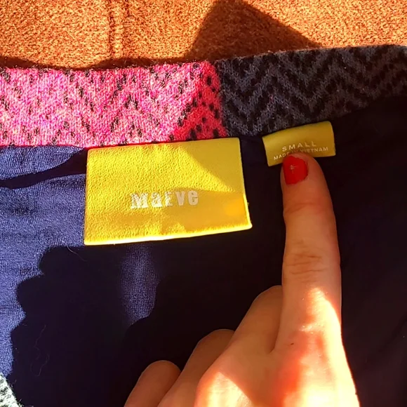 Colorful Geometric Patterned Skirt - Picture 8 of 11